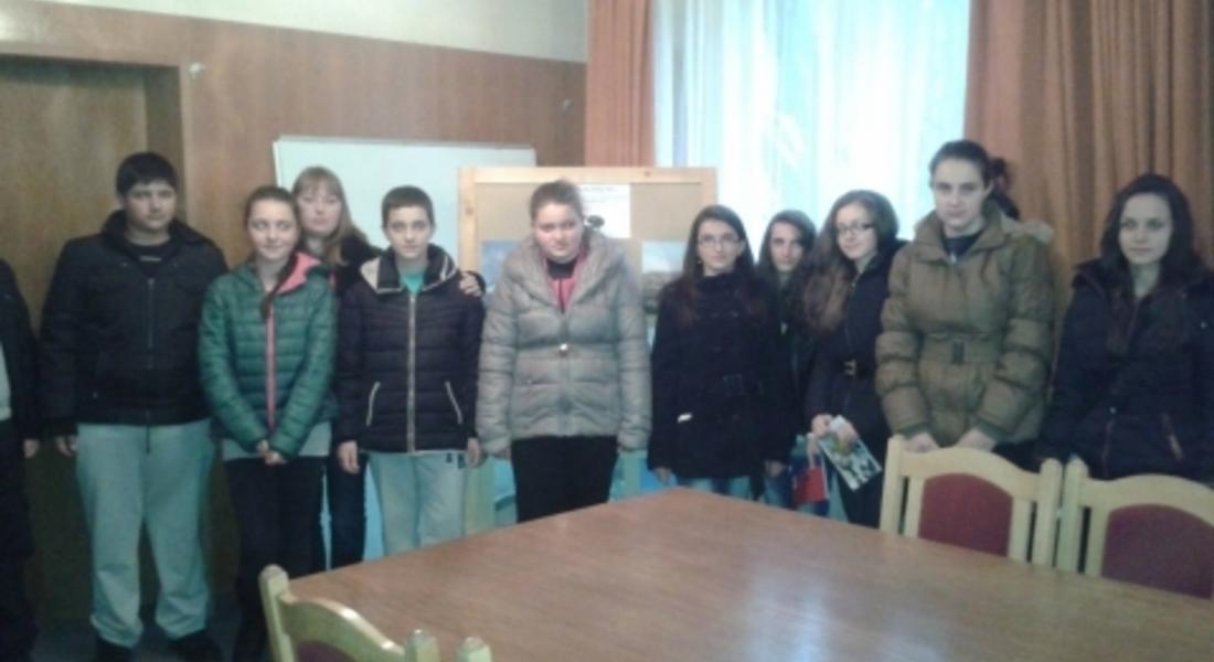 Наградиха участници във фотоконкурса "Моят град, моето село, моето училище през моите очи"