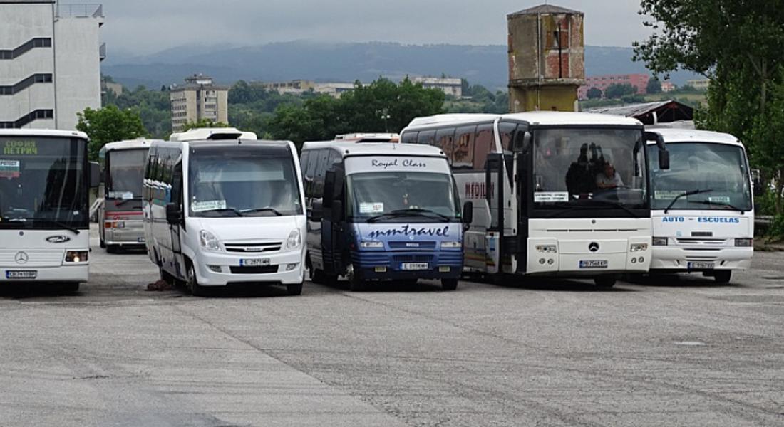 Автобусни превозвачи и хотелиери излизат на протест