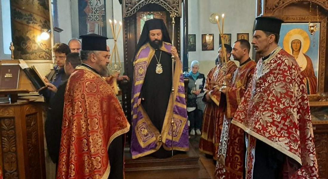ЕПИСКОП ВИСАРИОН ОТСЛУЖИ АРХИЕРЕЙСКА ВЕЧЕРНЯ В ХРАМ „СВ. ВМЧК ГЕОРГИ ПОБЕДОНОСЕЦ“ В СМОЛЯН