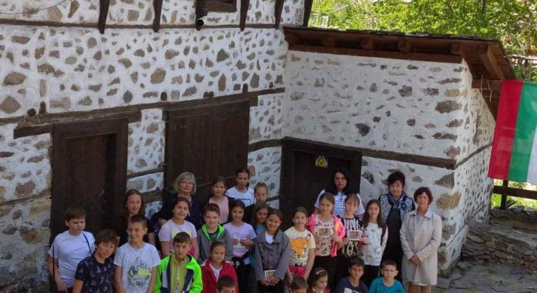 Урок по родолюбие с ученици в къщата музей "Ласло Наги"
