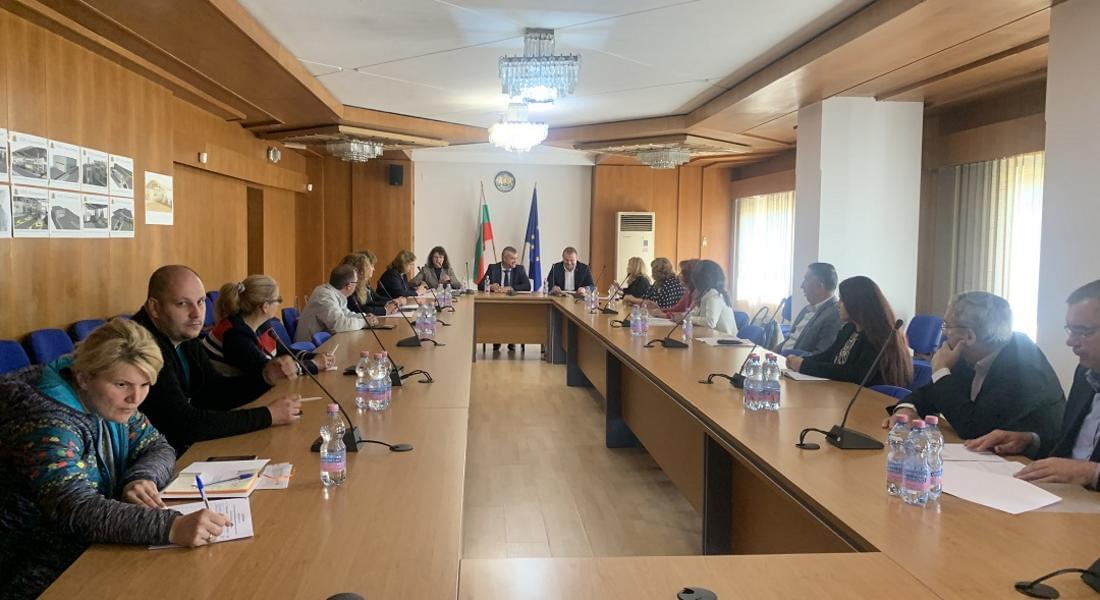 Областната комисия по заетост одобри предложенията по Регионалната програма за заетост 