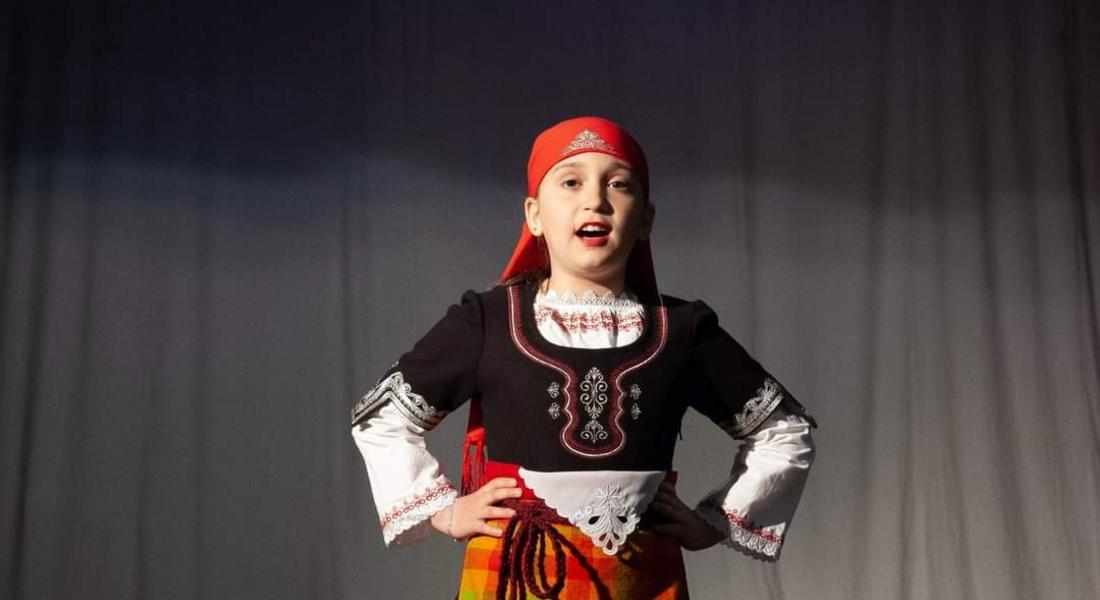 Ивон Хаджийска със сребърно отличие от онлайн фолклорен фестивал „ASIA FOLK“ 2022