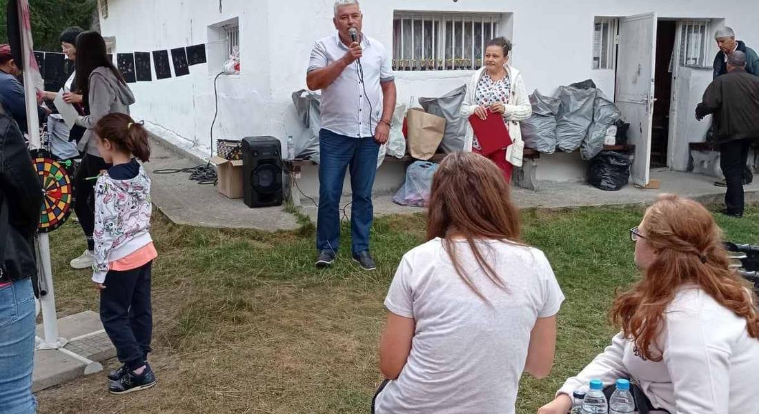 Стефан Сабрутев уважи летния празник на деца с увреждания в района на Смолянските езера до параклиса „Св. Дух"	