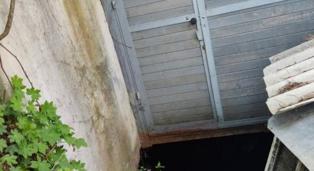 ОБЯВЕНО Е БЕДСТВЕНО ПОЛОЖЕНИЕ В КВ. УСТОВО, УЛ. „АЛЕКСАНДЪР СТАМБОЛИЙСКИ“ В РАЙОНА НА ОБРАЗУВАЛИЯ СЕ КАРСТОВ КОМИН