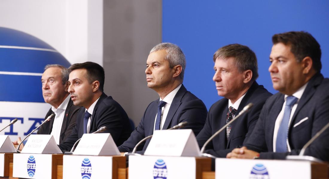 "Възраждане" покани световно признати експерти да направят анализ за ползите и рисковете от въвеждане на еврото в България.