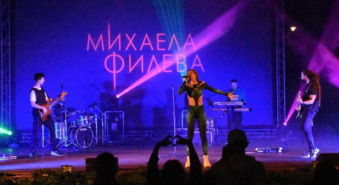 Михаела Филева - на ръка разстояние от феновете си в Смолян и Кърджали в два неповторими концерта на 11 и 12 октомври