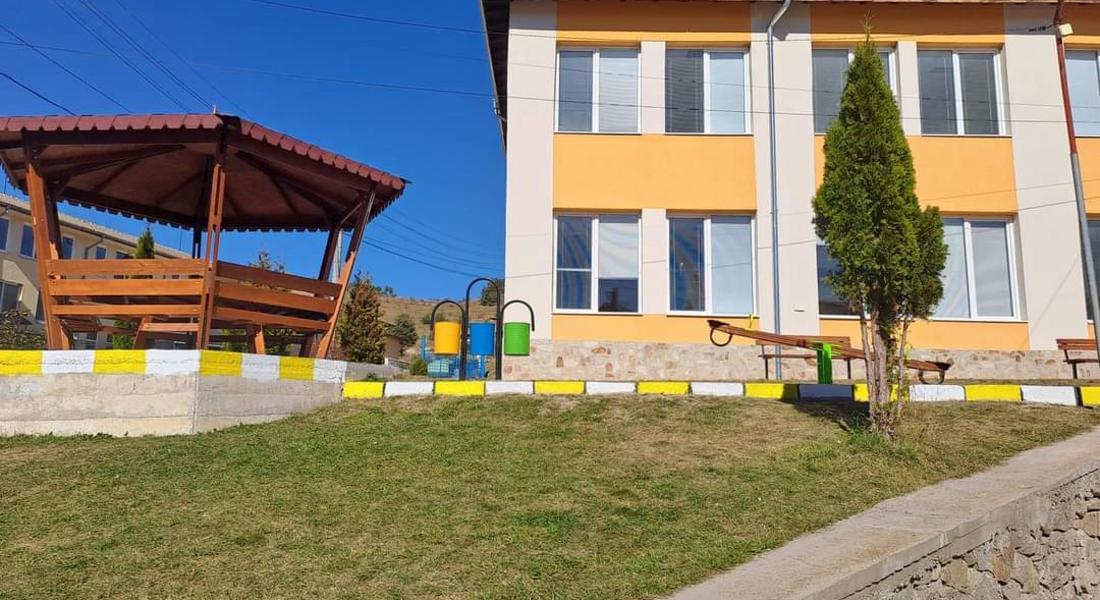 Създадоха "Зелена класна стая на открито" в училищният двор в с. Късак 