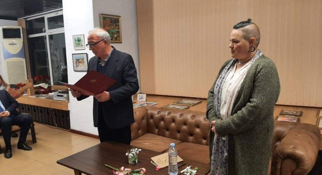 ЕКАТЕРИНА ГЛУХОВА ПРЕДСТАВИ НОВАТА СИ   КНИГА „ТАМ В НЕОБЯТА“ 