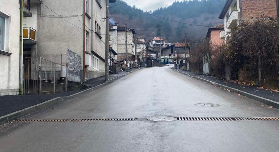 Приключи подмяната на водопровода и канализационната система на четири улици в кв. "Тодорково" в Девин 