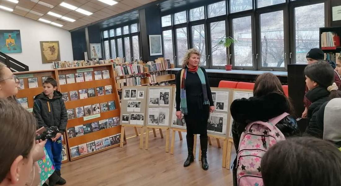 С изложба и прожекция библиотеката отбеляза Деня на българското кино