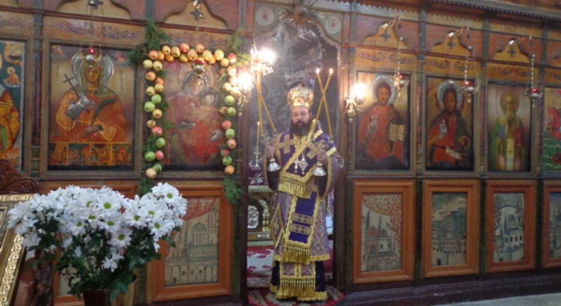 Архиерейска света Литургия на празника на св. Григорий Палама в храм „Св. вмчца Неделя”- кв. Райково	