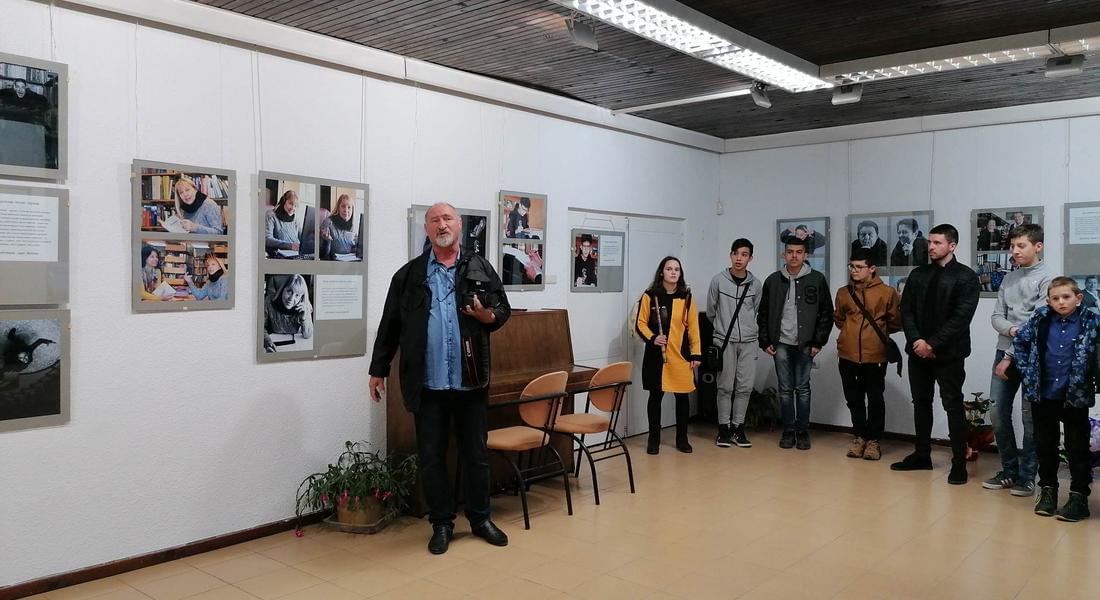 В КДК беше открита  фoтoизлoжбa „Cмoлянcĸи твopци”