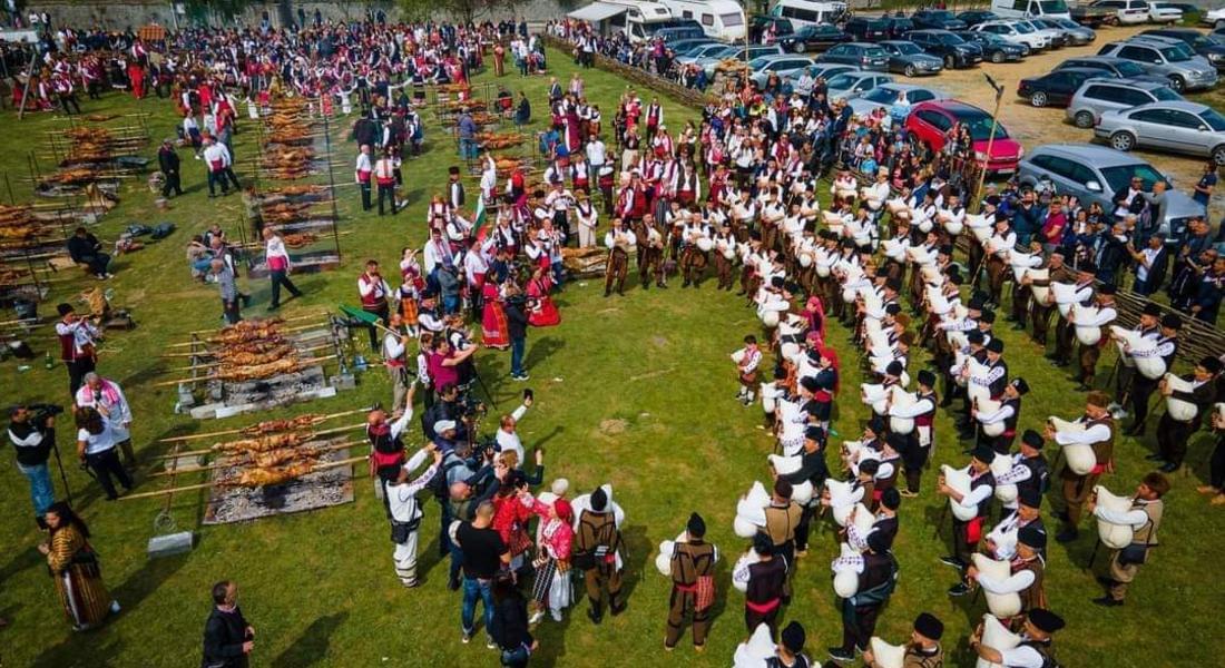 101 каба гайди, 101 чевермета и хиляди туристи в Златоград