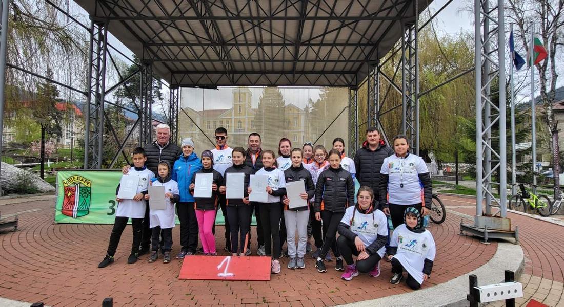 Екатерина Дафовска организира демонстрация по стрелба с лазерно оръжие от БФ Биатлон в родния си град 