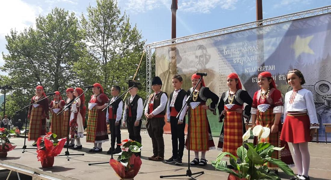 С ТЪРЖЕСТВО ЩЕ БЪДЕ ОТБЕЛЯЗАН 24 МАЙ В СМОЛЯН