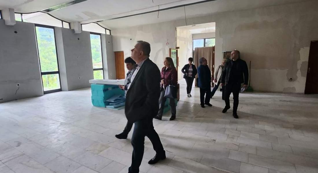 Извършена бе проверка относно ремонта и реконструкцията на Планетариума