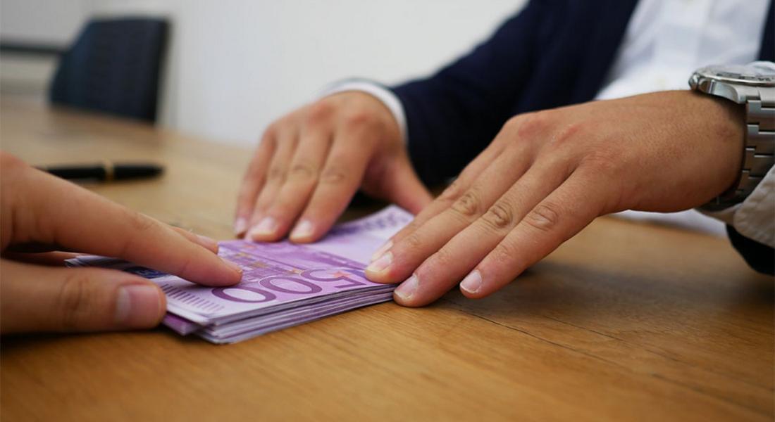 Разбиране на условията на кредитите ключови фактори, които трябва да имате предвид, преди да вземете пари на заем