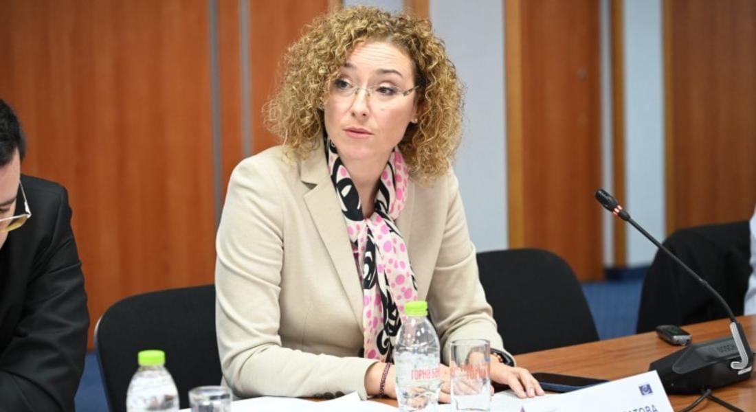 Домове за стари хора няма да бъдат закривани, обеща Шалапова