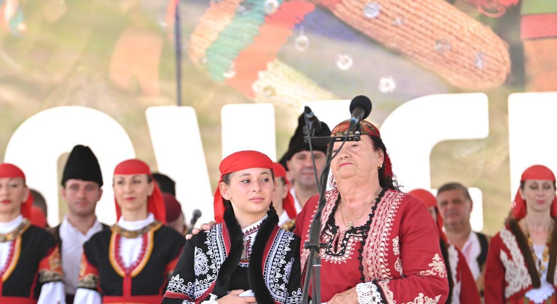 Десетки хиляди събра първият вечерен спектакъл на  Роженския събор