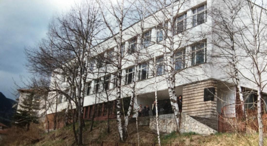Тържествено освещават зала на името на старши преподавател Любен Манолов във Филиала на ПУ „Паисий Хилендарски“ Смолян
