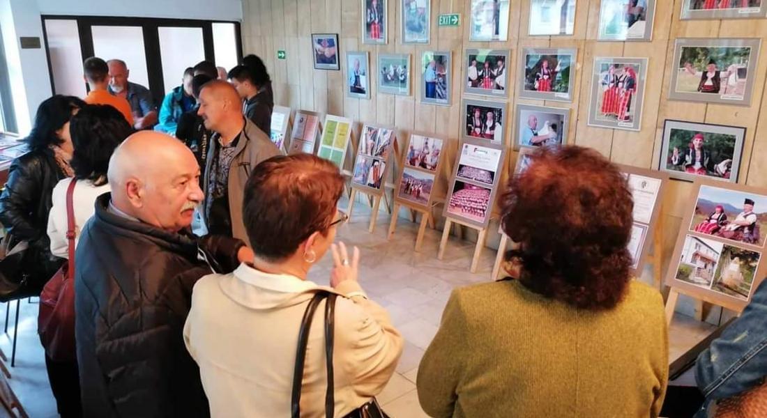 Фотолюбителите от клуб „Светлопис” с поредна изложба
