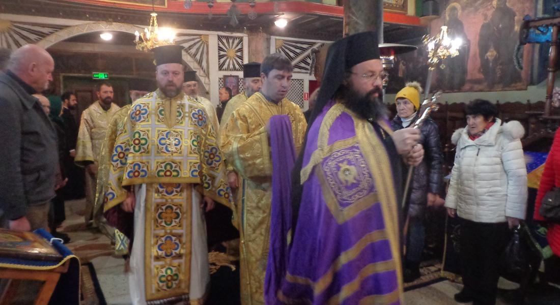 Храм „Успение Богородично” в Чепеларе отбеляза празника Събор на Пресвета Богородица