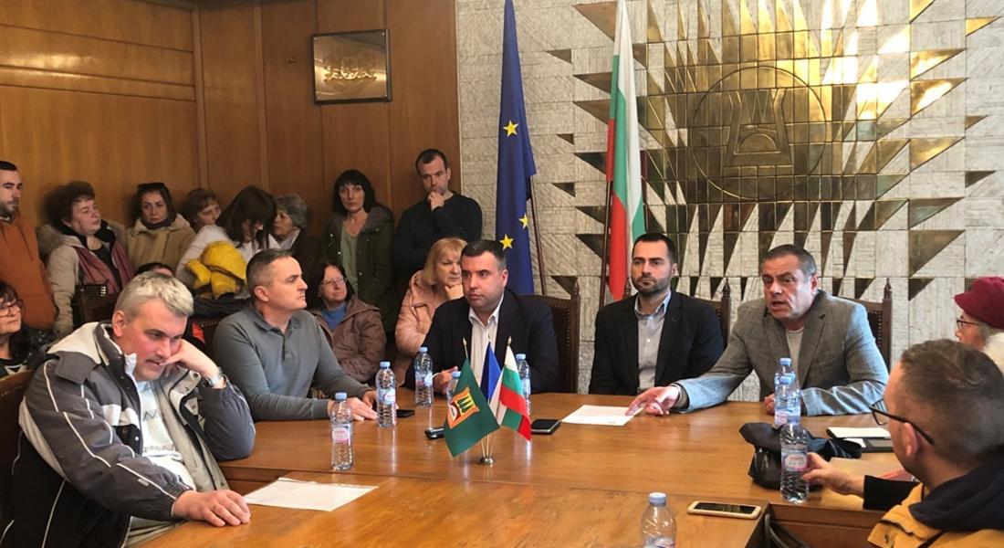 Областният управител Захари Сираков участва в среща по повод резултатите от оценката на подадените проектни предложения за саниране на сгради