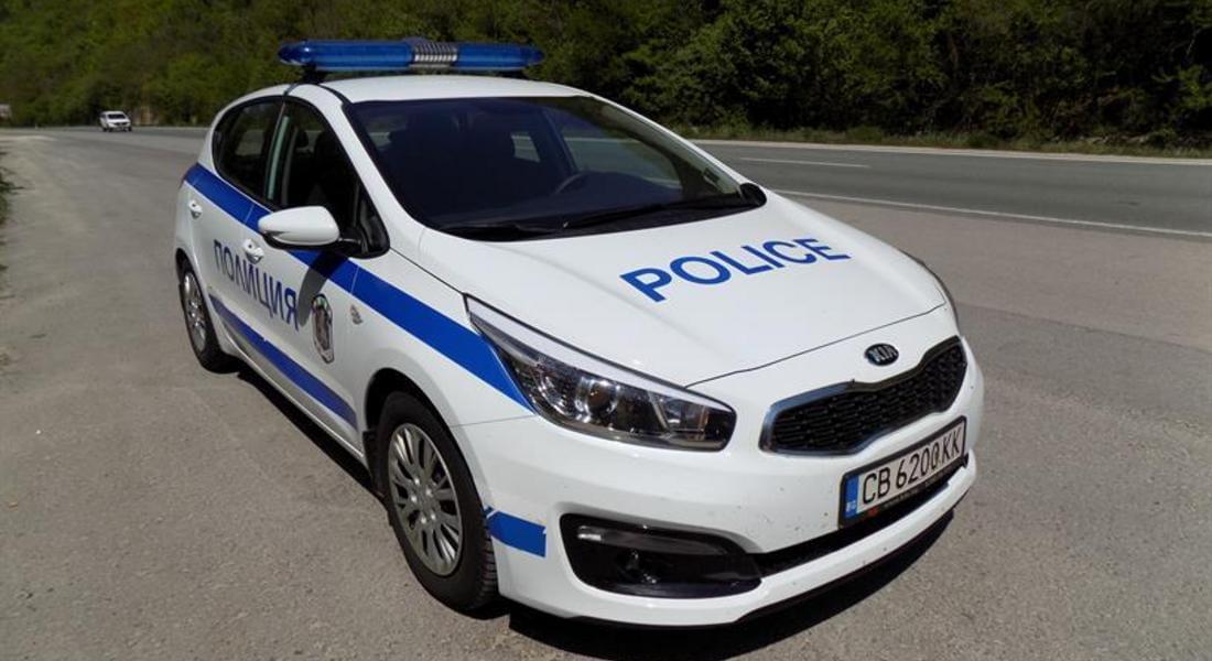 Задържаха криминално проявен за кражба на пари и мобилни телефони 