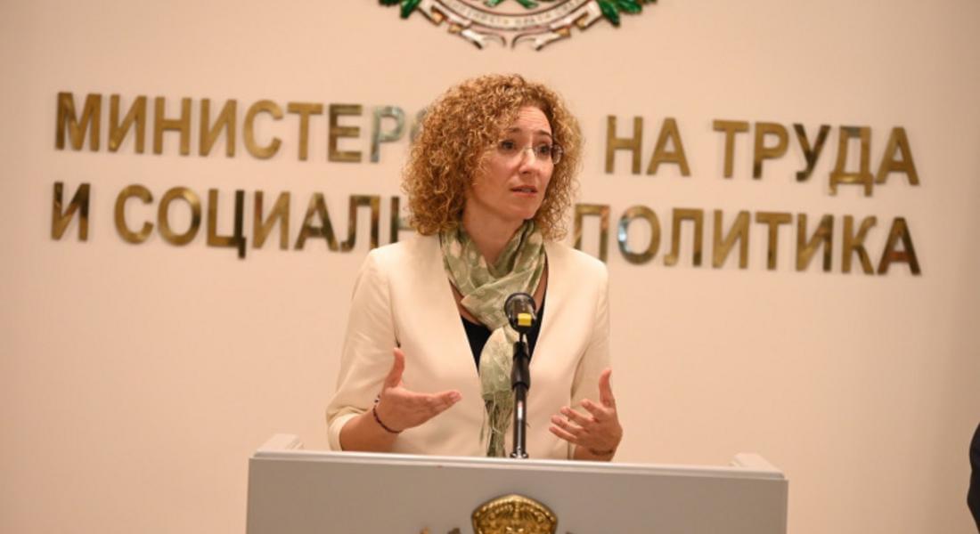 Вдигат заплатите на социалните работници от 1 януари със задна дата