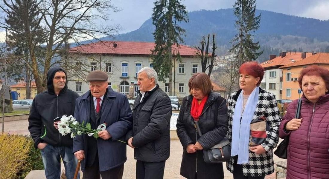 ПОКЛОН ПРЕД ПАМЕТТА НА АПОСТОЛА НА СВОБОДАТА!