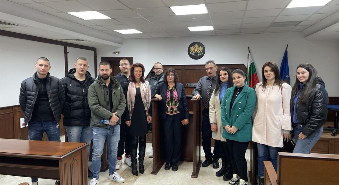 Административния съд си сътрудничи с ВСУ за развиване на правните знания, умения и компетентности на студентите
