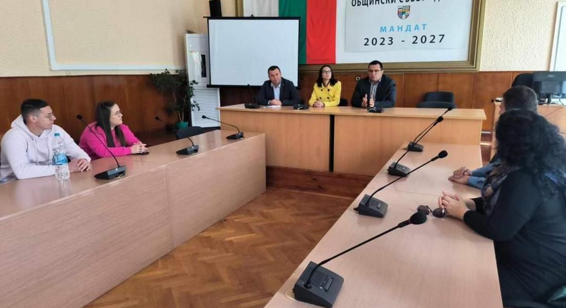 Студенти и преподаватели от Университета по хранителни технологии гостуваха на Община Девин 