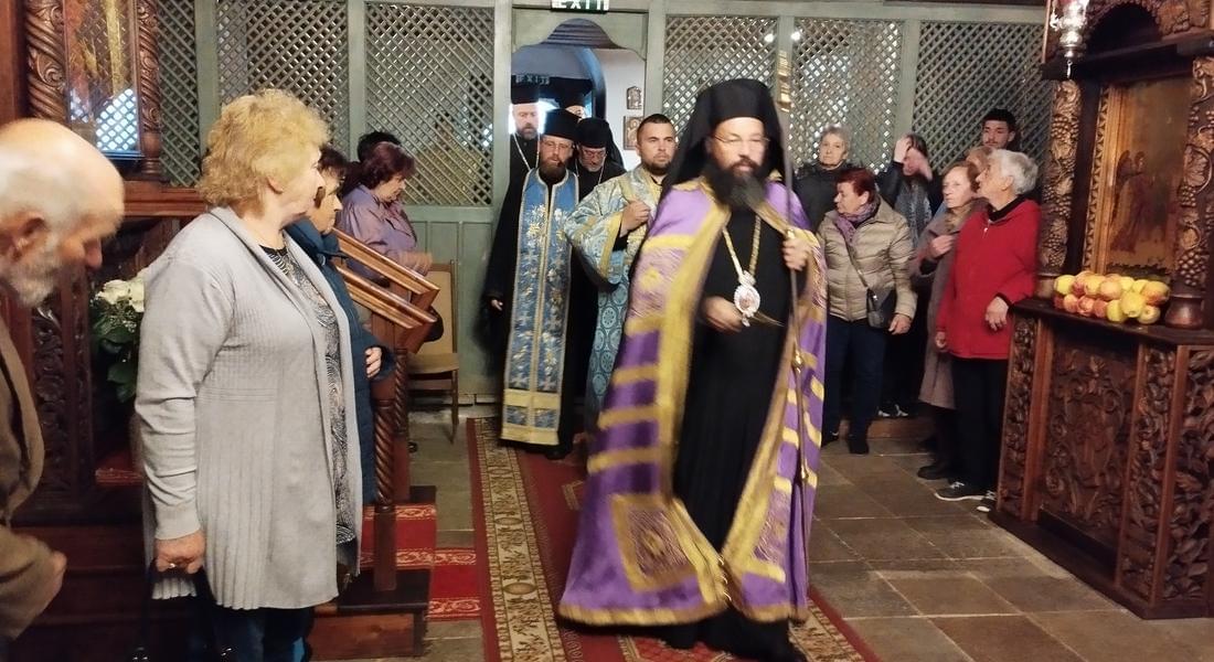 Архиерейска вечерня с целия Богородичен акатист  в храм „Успение Богородично” – с. Широка лъка 
