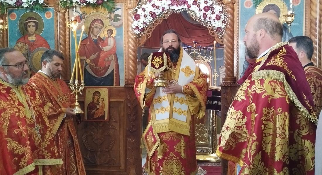 Храм „Св. Георги Победоносец” в Мадан почете своя  празник с архиерейска св. Литургия