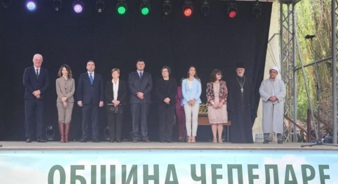  Областният управител Захари Сираков беше официален гост на тържествата за 24 май в Чепеларе