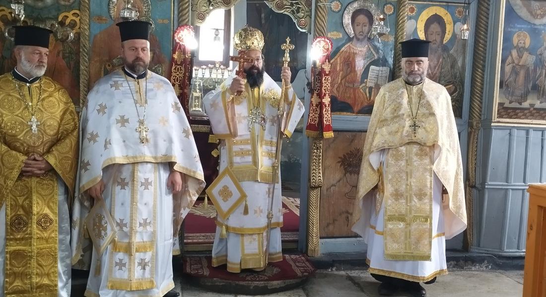 Смолянският епископ Висарион възглави архиерейска св. Литургия  в храм ”Св. Възнесение Господне” – село Павелско 