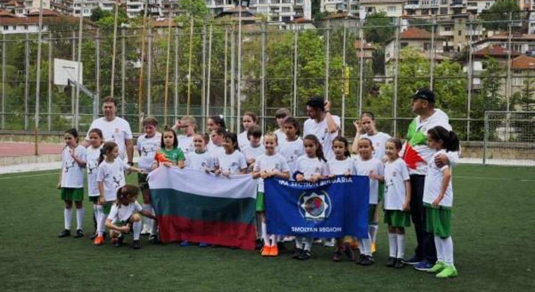 По повод 1 юни се проведе футболен турнир за момичета и момчета