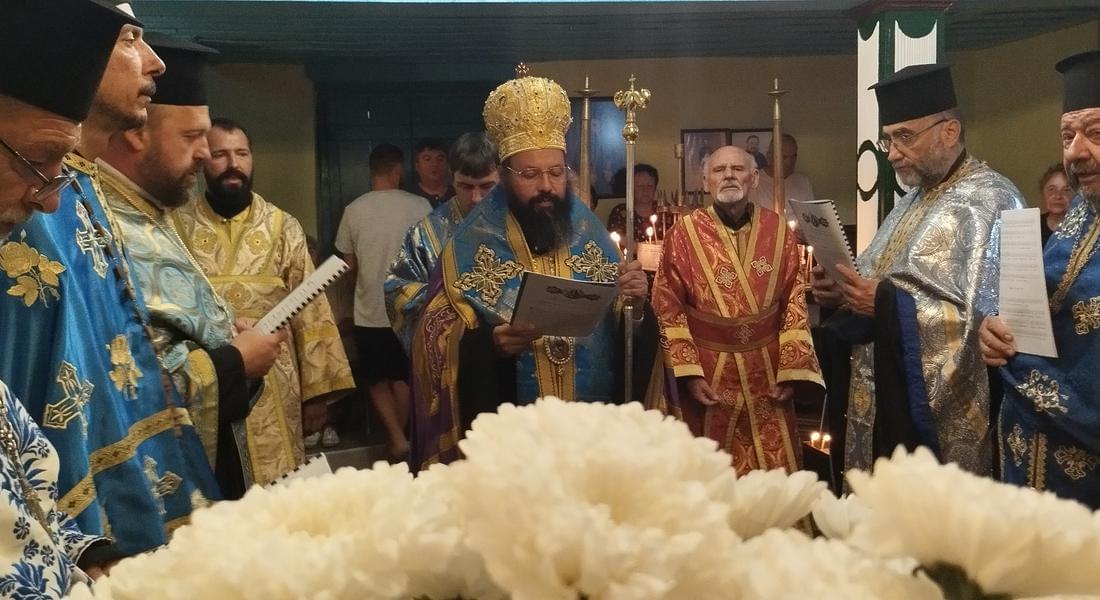 Вечерня с Молебен канон на Пресвета Богородица в храм „Успение Богородично” в смолянското село Писаница