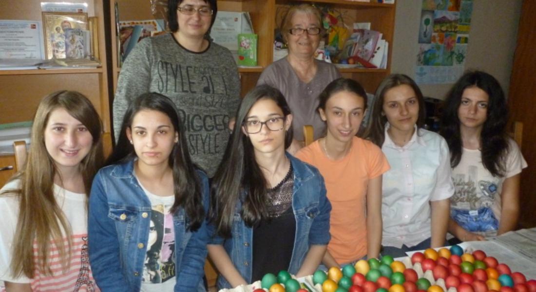  Великденско посещение при  лежащи в смолянската болница