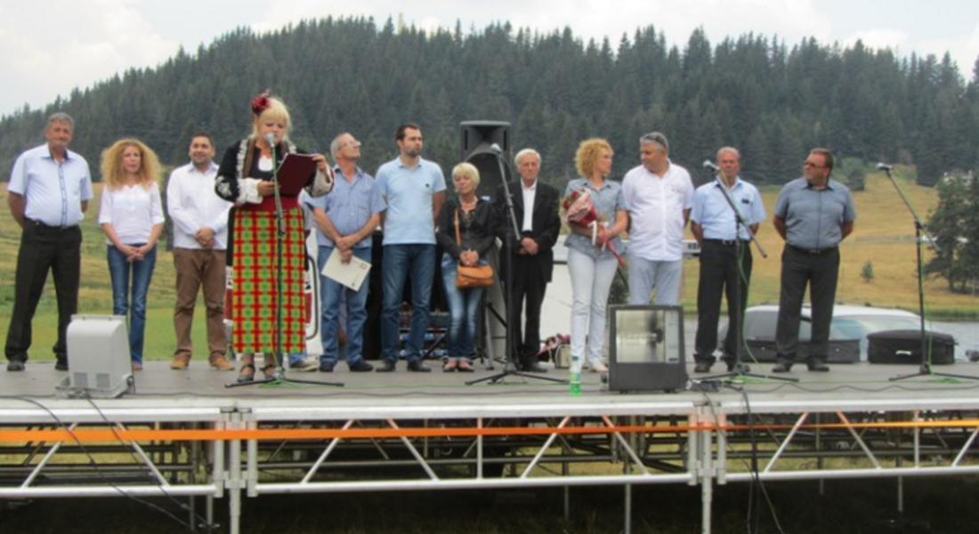 За шеста поредна година съборът на „Хайдушки поляни” отново ни зареди с родолюбие и красота