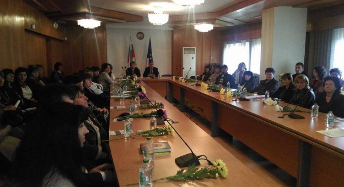 Библиотекари отбелязаха професионалния си празник с кръгла маса в областната администрация 