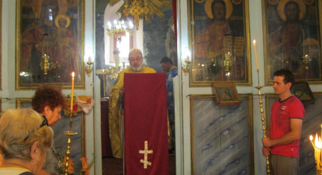 Света Богородица събра в Устово премного вярващи