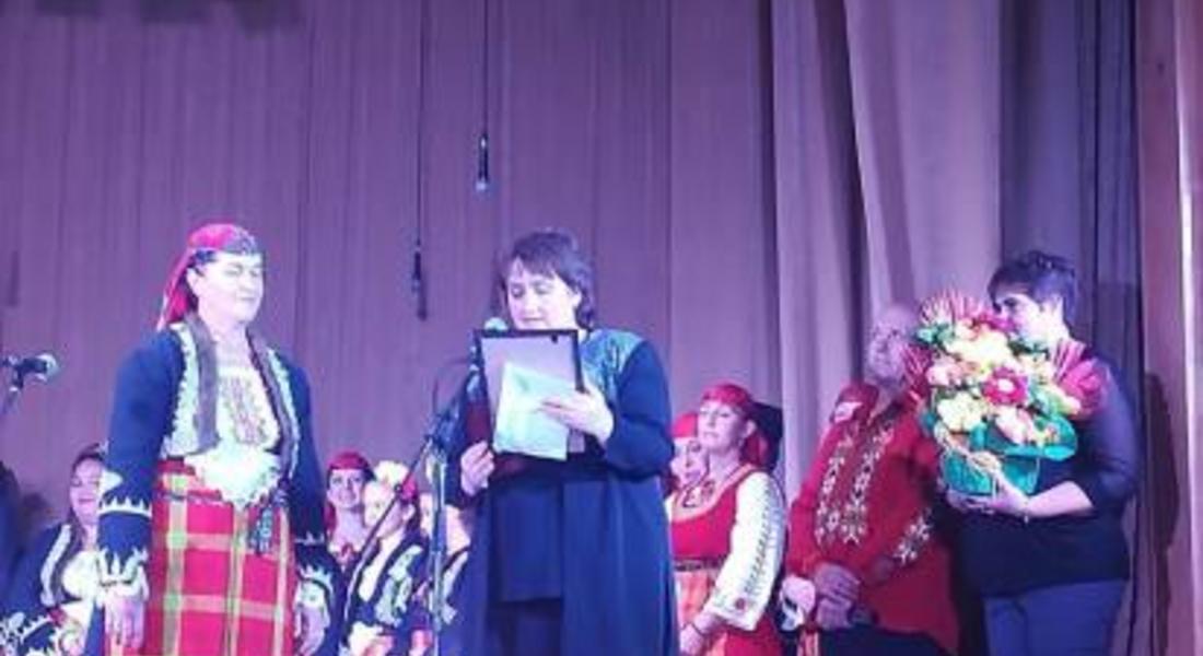 Елена Каневска е Будител на годината при читалище "Светлина" в с.Момчиловци