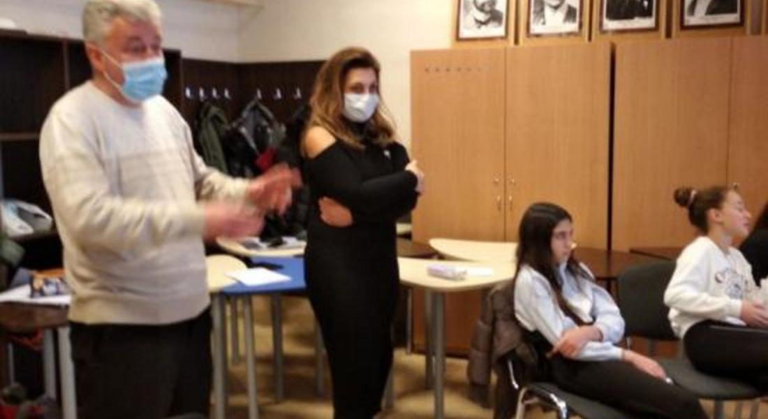 ПСИХОЛОЗИ В ПОМОЩ НА УЧЕНИЦИ ЗА ПРЕОДОЛЯВАНЕТО НА АГРЕСИЯТА