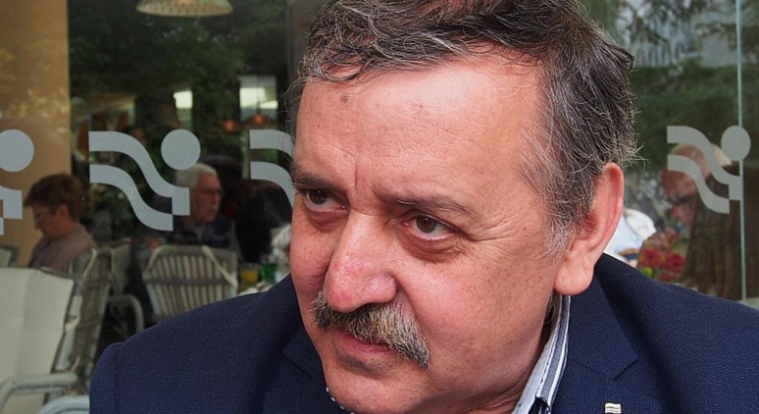 Проф. Кантарджиев: Грипът дойде, носете си мокри кърпички .