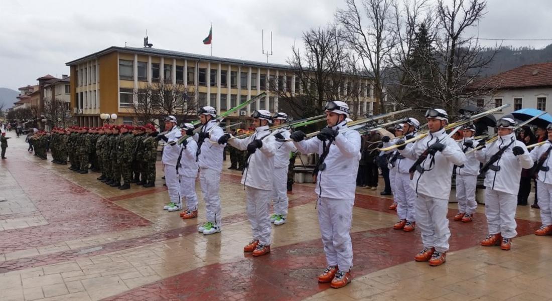 Новоназначени военнослужещи от 101-ви алпийски полк положиха днес военна клетва
