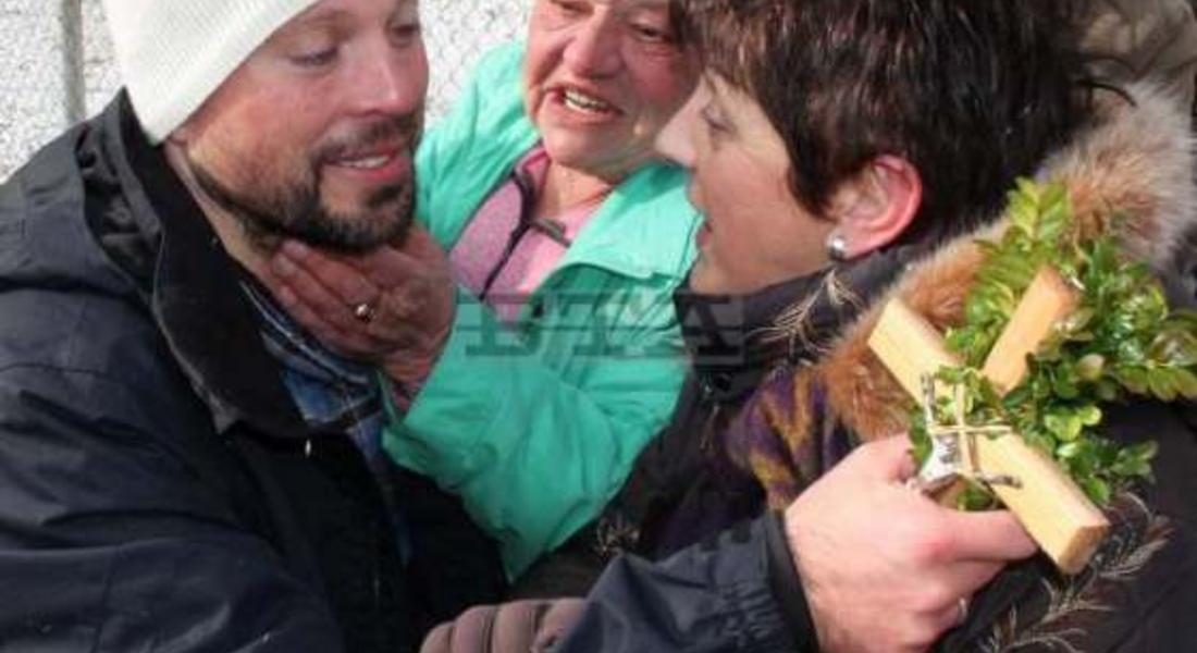 Ученик от "Родопски хайдути" извади кръста от р. Бяла в Смолян