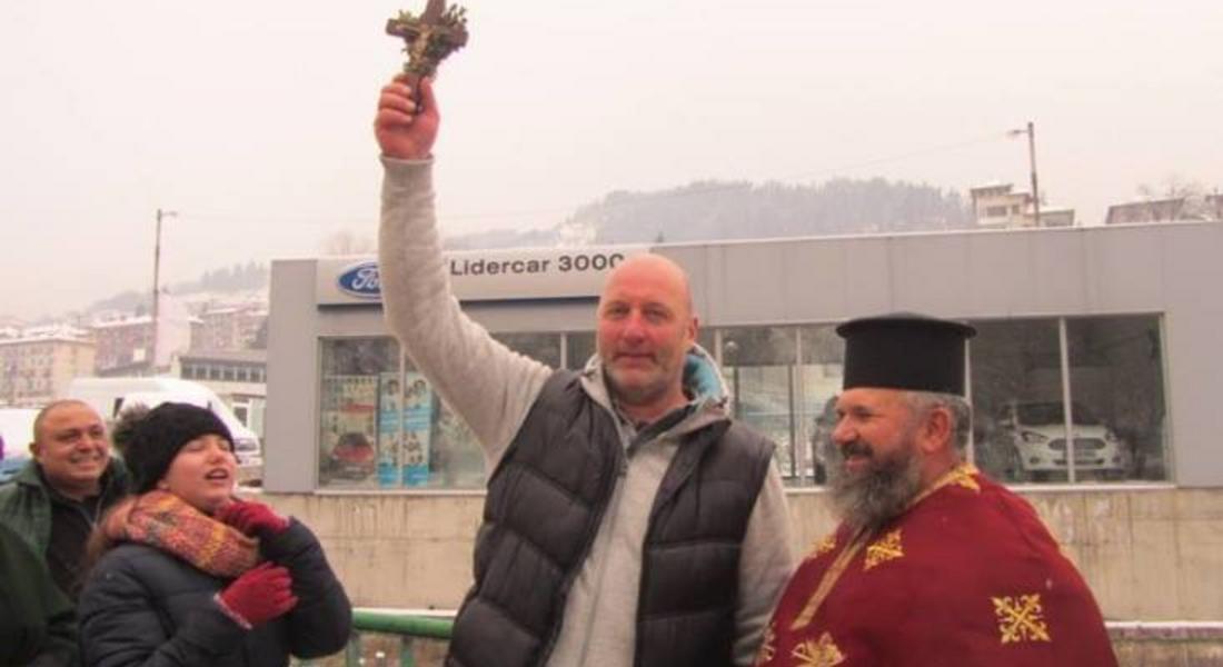 В храм "Св.вмчк Георги Победоносец" в Смолян беше отслужена св.Василиева Литургия