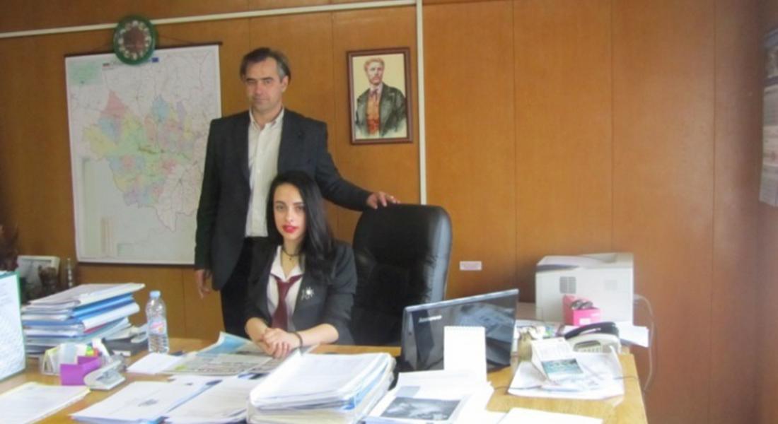Дама седна на горещия кметски стол и управлява община Смолян