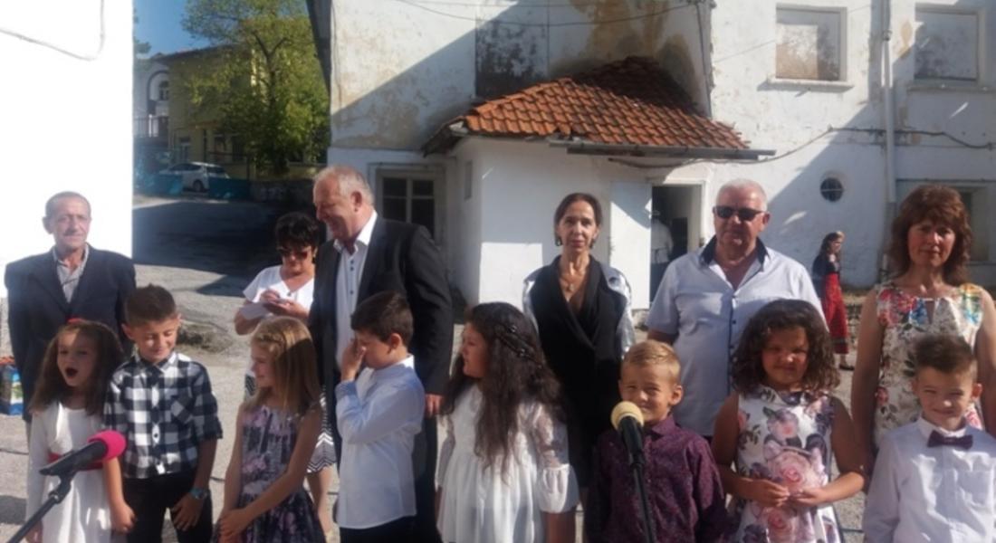 Кметът Николай Мелемов откри новата учебна година в  Търън
